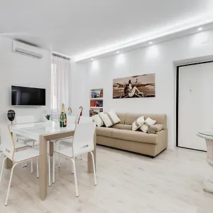 Apartment Bmga L The White Crown In Testaccio, Rome