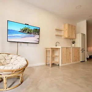 https://donna-suite.in-canary-islands.com